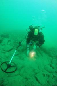 The Coronation Wreck Project explore the site with a metal detector brought with a grant from MSDS Marine